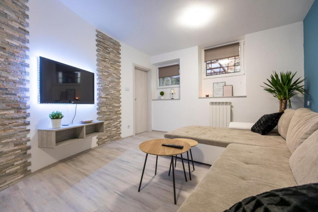 Casa Da Ponte Apartment โคเปร์ ภายนอก รูปภาพ