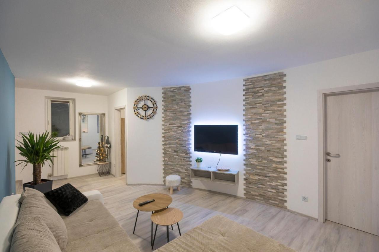 Casa Da Ponte Apartment โคเปร์ ภายนอก รูปภาพ